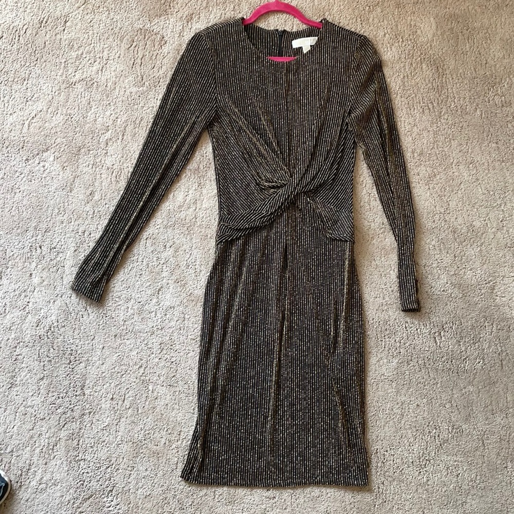 Beautiful Michael Kors long sleeve dress, only worn once. Machine washable.